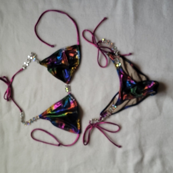 Ravish sands bikini - Picture 2 of 6